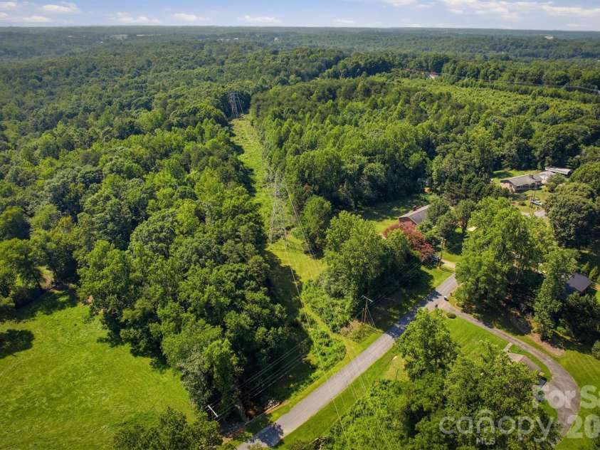 1208 35th Street Place, Conover, NC 28613.  MLS# CAR4405969, YatesRealty ID 39654. 