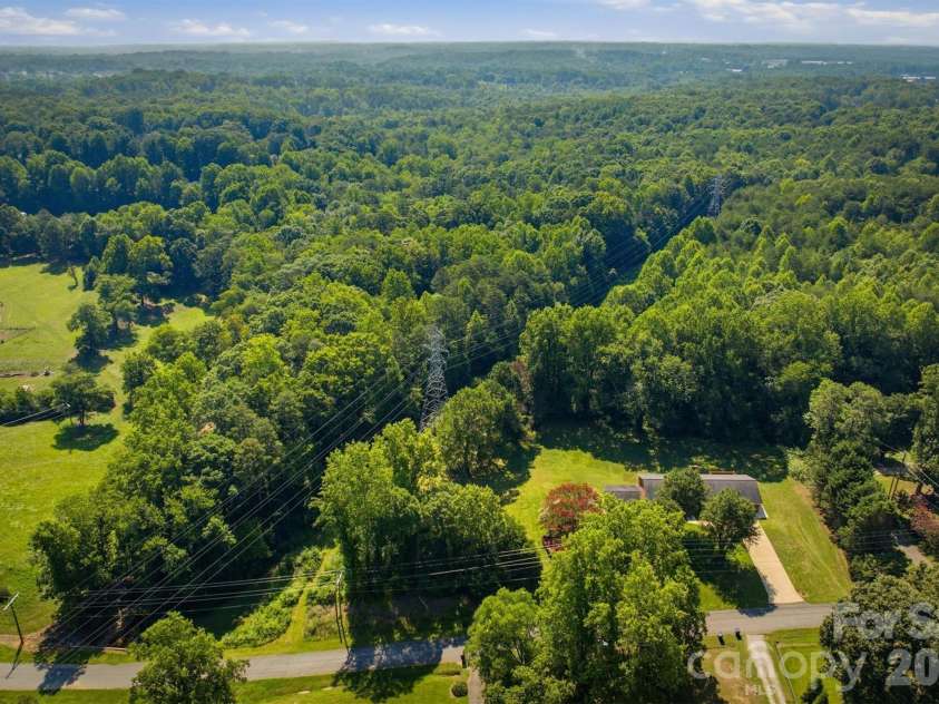 1208 35th Street Place, Conover, NC 28613.  MLS# CAR4405969, YatesRealty ID 39654. 