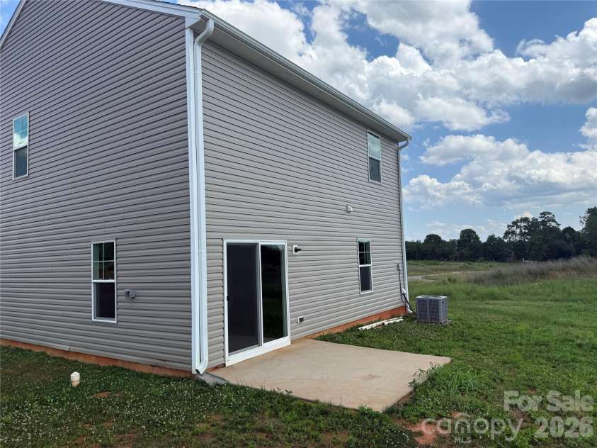 134 Peppervine Lane, Statesville, NC 28625.  MLS# CAR4406623, YatesRealty ID 39655. 