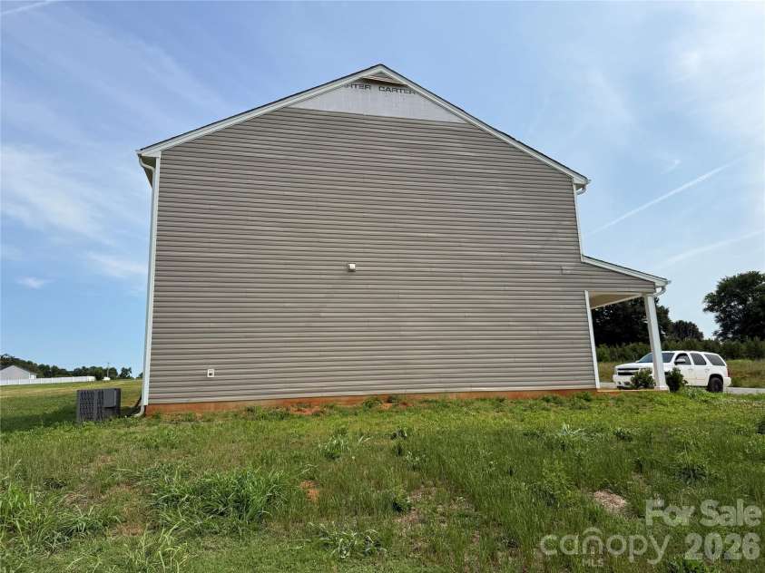 134 Peppervine Lane, Statesville, NC 28625.  MLS# CAR4406623, YatesRealty ID 39655. 