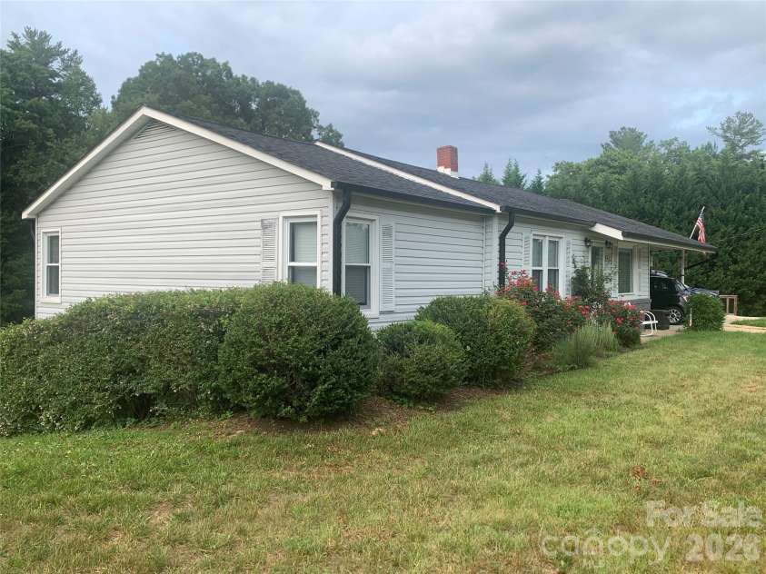 3300 Sheely Road, Lenoir, NC 28645.  MLS# CAR4399901, YatesRealty ID 39659. 