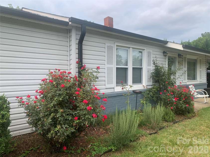 3300 Sheely Road, Lenoir, NC 28645.  MLS# CAR4399901, YatesRealty ID 39659. 