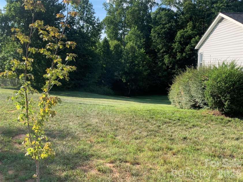 3300 Sheely Road, Lenoir, NC 28645.  MLS# CAR4399901, YatesRealty ID 39659. 