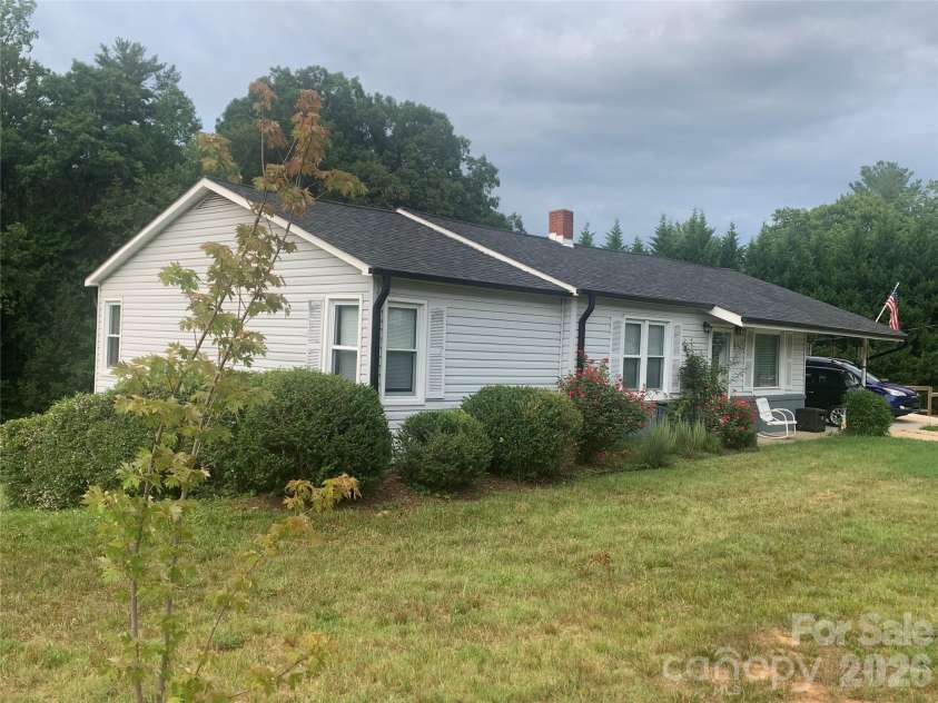 3300 Sheely Road, Lenoir, NC 28645.  MLS# CAR4399901, YatesRealty ID 39659. 