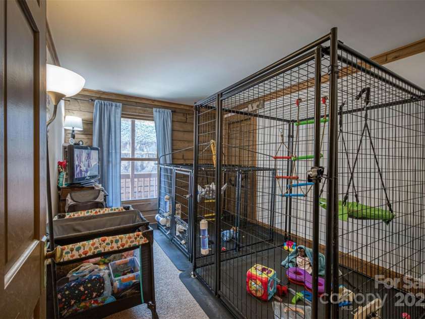 1964 10th Street Boulevard, Hickory, NC 28601.  MLS# CAR4239613, YatesRealty ID 3966. 