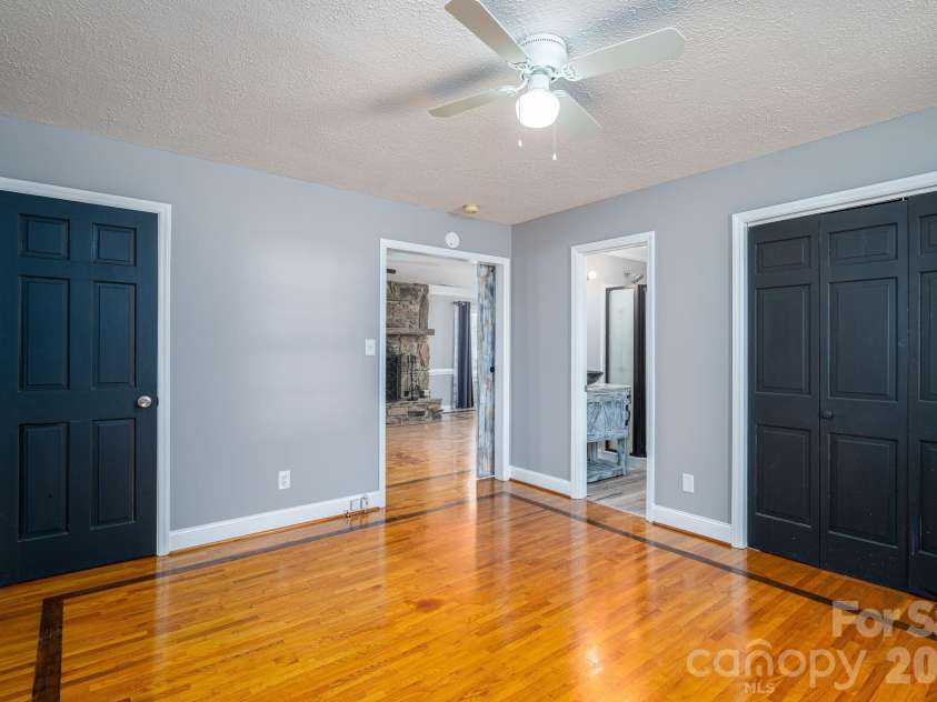 2617 Surrey Drive, Lincolnton, NC 28092.  MLS# CAR4347781, YatesRealty ID 3966. 