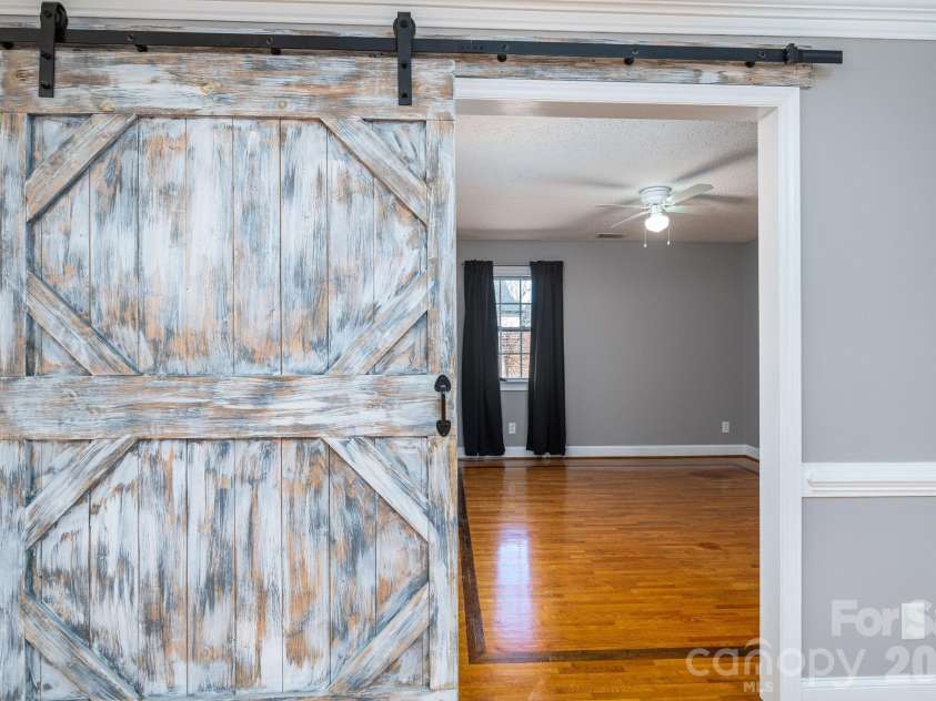 2617 Surrey Drive, Lincolnton, NC 28092.  MLS# CAR4347781, YatesRealty ID 3966. 