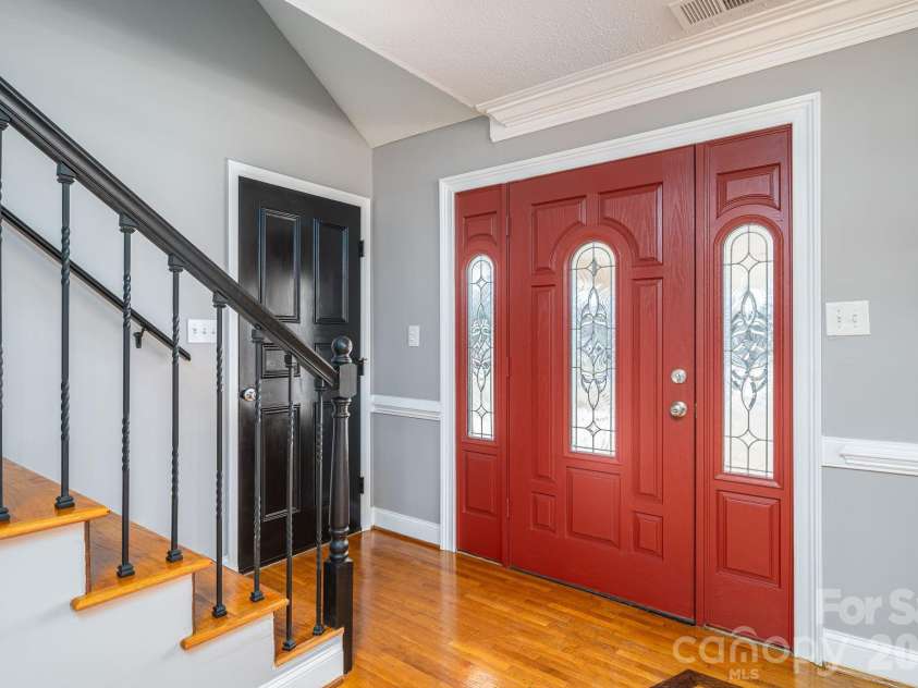 2617 Surrey Drive, Lincolnton, NC 28092.  MLS# CAR4347781, YatesRealty ID 3966. 