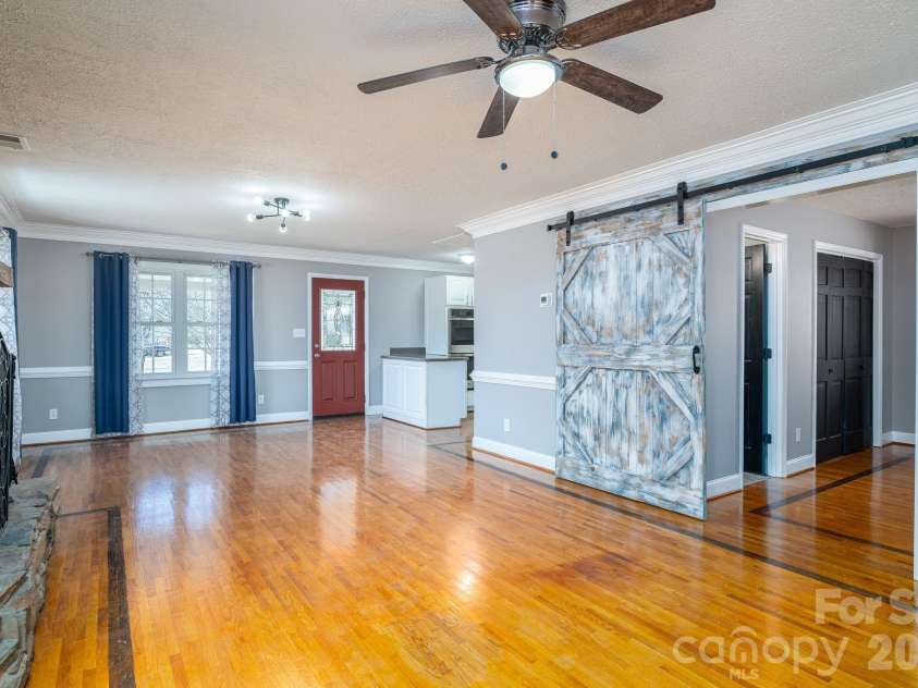 2617 Surrey Drive, Lincolnton, NC 28092.  MLS# CAR4347781, YatesRealty ID 3966. 