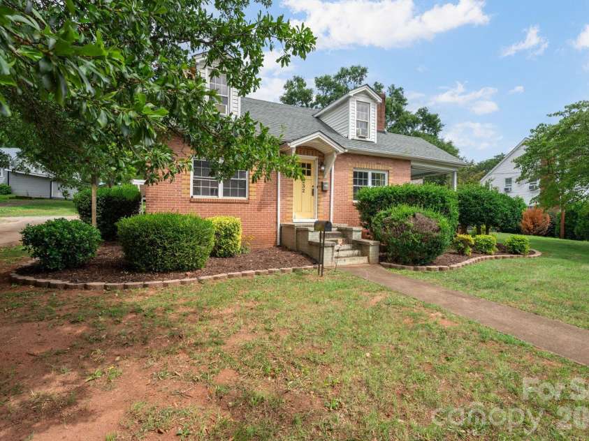 232 Maple Street, Rutherfordton, NC 28139.  MLS# CAR4407225, YatesRealty ID 39661. 
