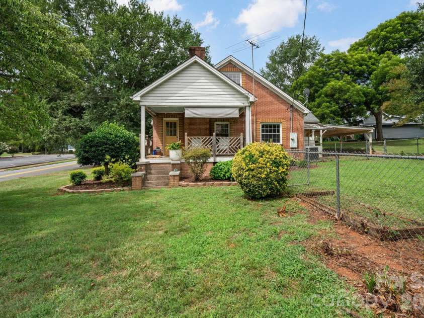 232 Maple Street, Rutherfordton, NC 28139.  MLS# CAR4407225, YatesRealty ID 39661. 