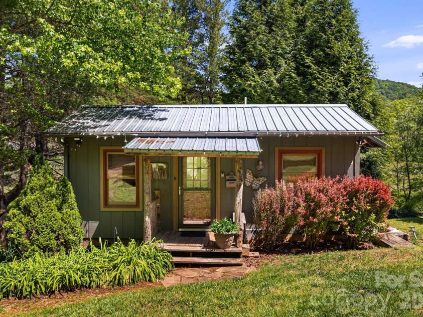 107  111 Hougie Heaven Lane, Franklin, NC 28734.  MLS# CAR4399662, YatesRealty ID 39662. 