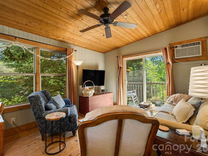 107  111 Hougie Heaven Lane, Franklin, NC 28734.  MLS# CAR4399662, YatesRealty ID 39662. 