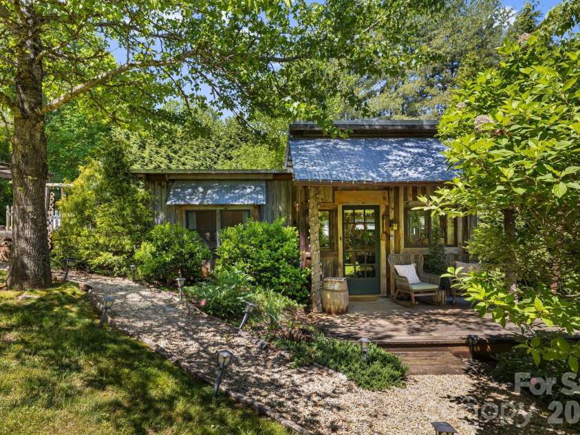 107  111 Hougie Heaven Lane, Franklin, NC 28734.  MLS# CAR4399662, YatesRealty ID 39662. 
