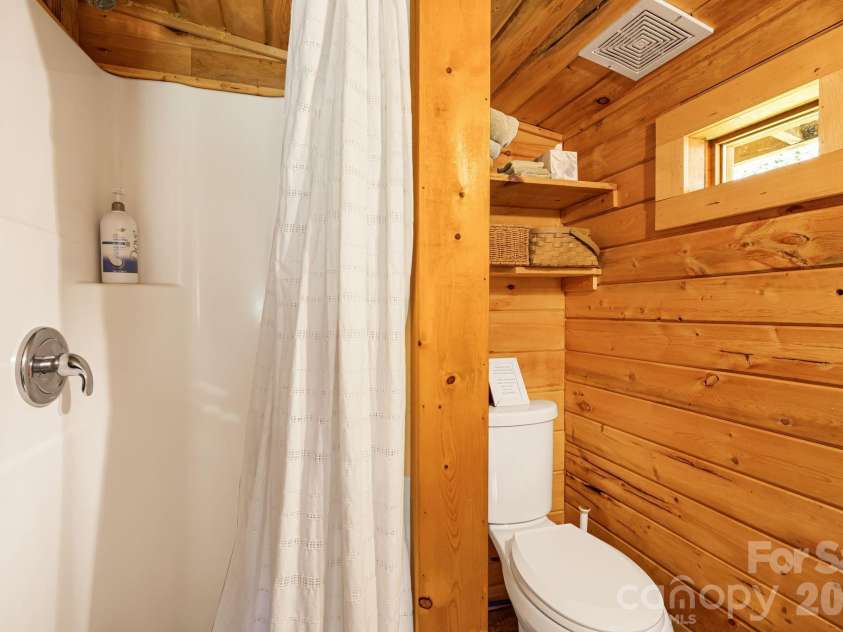 107  111 Hougie Heaven Lane, Franklin, NC 28734.  MLS# CAR4399662, YatesRealty ID 39662. 