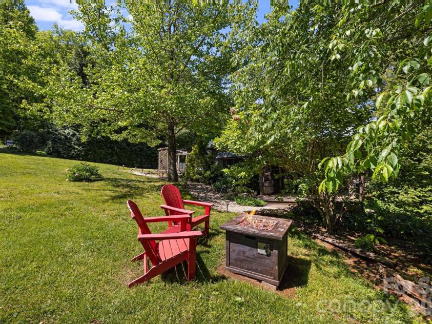 107  111 Hougie Heaven Lane, Franklin, NC 28734.  MLS# CAR4399662, YatesRealty ID 39662. 