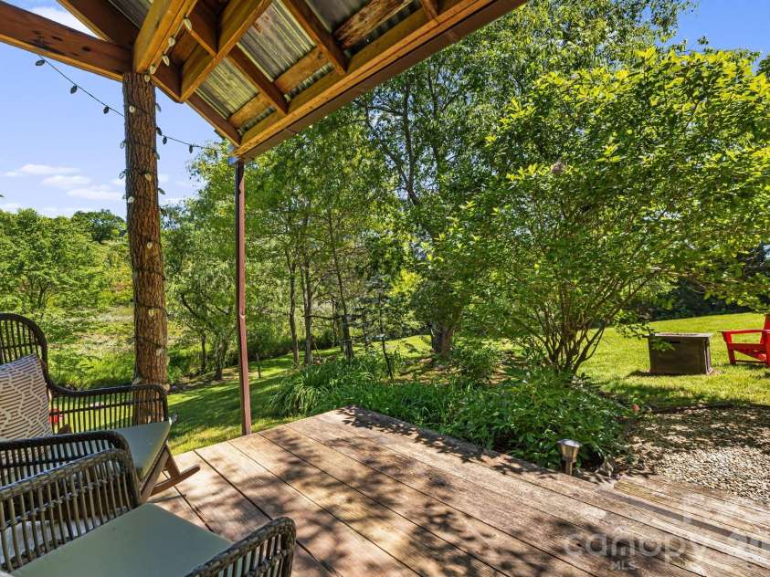 107  111 Hougie Heaven Lane, Franklin, NC 28734.  MLS# CAR4399662, YatesRealty ID 39662. 