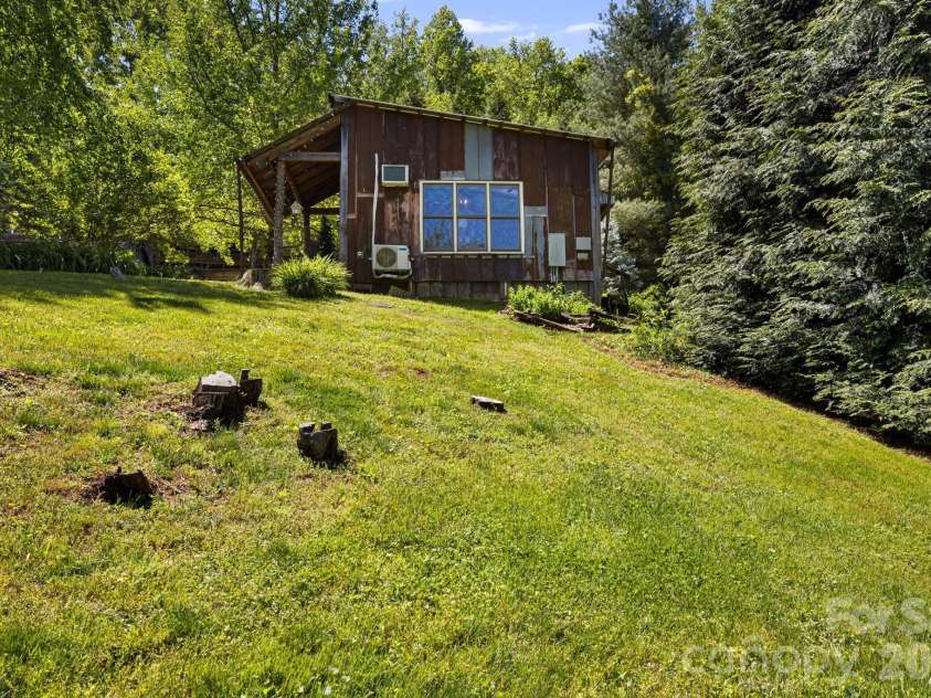 107  111 Hougie Heaven Lane, Franklin, NC 28734.  MLS# CAR4399662, YatesRealty ID 39662. 