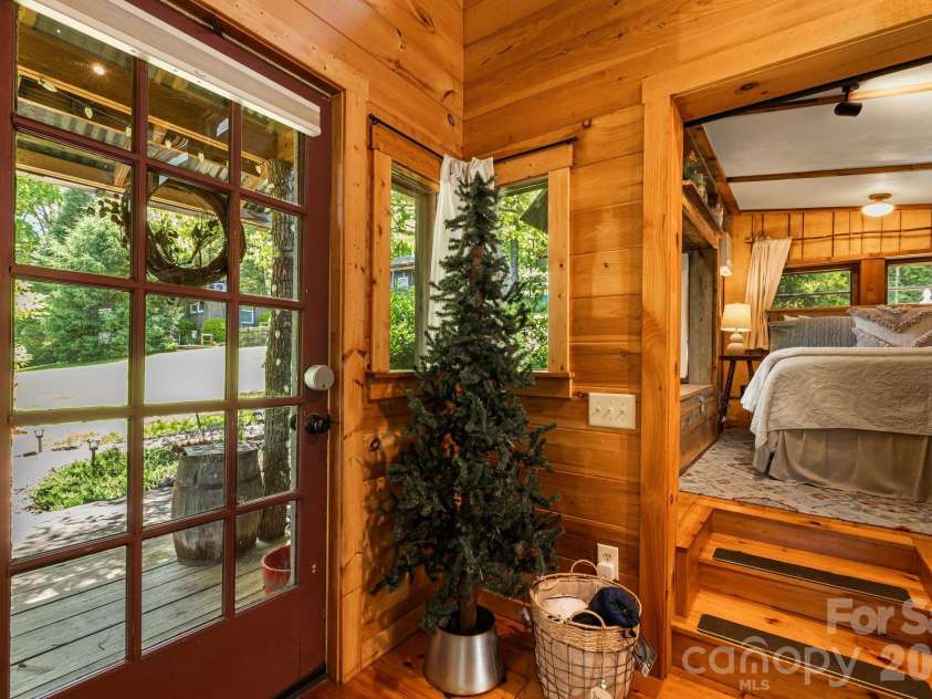 107  111 Hougie Heaven Lane, Franklin, NC 28734.  MLS# CAR4407201, YatesRealty ID 39662. 