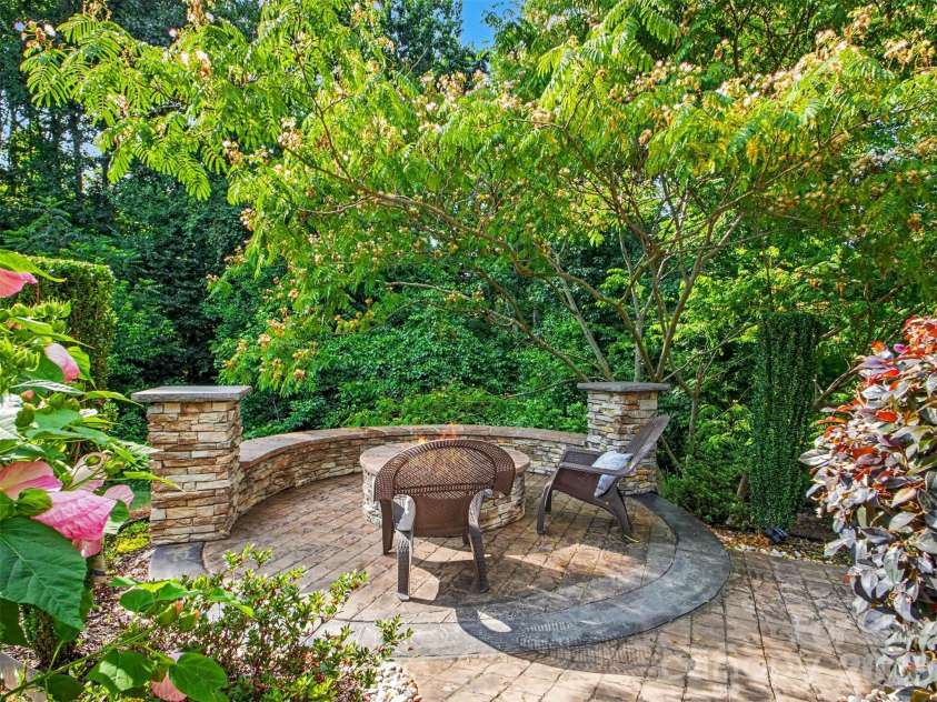 155 Wood Acre Drive, Mooresville, NC 28115.  MLS# CAR4398730, YatesRealty ID 39664. Beautiful firepit