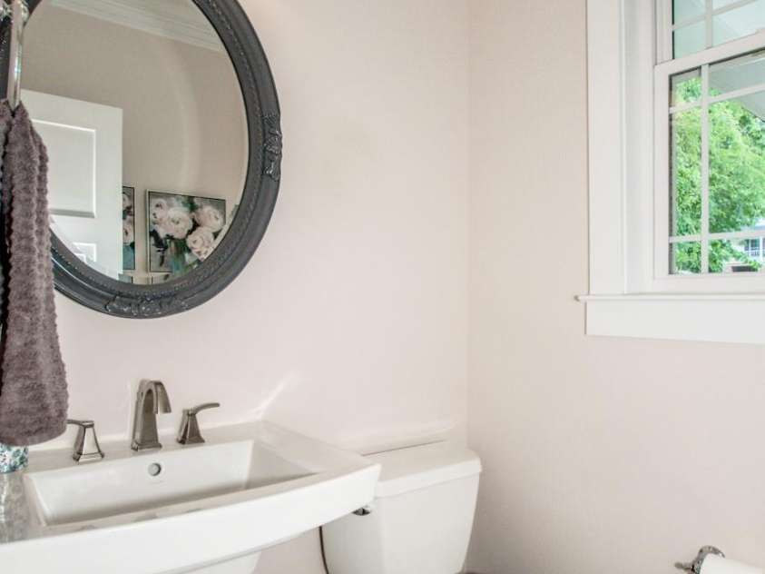 155 Wood Acre Drive, Mooresville, NC 28115.  MLS# CAR4398730, YatesRealty ID 39664. Half bath on main