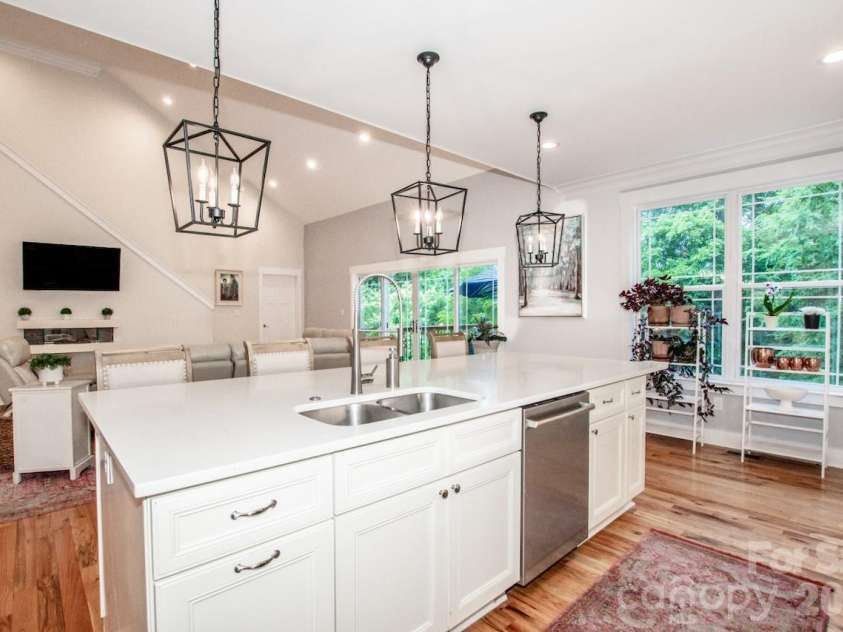 155 Wood Acre Drive, Mooresville, NC 28115.  MLS# CAR4398730, YatesRealty ID 39664. Light, bright, and airy!
