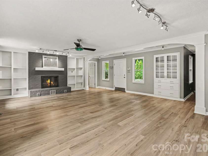 519 Raintree Drive, Matthews, NC 28104.  MLS# CAR4407047, YatesRealty ID 39665. 