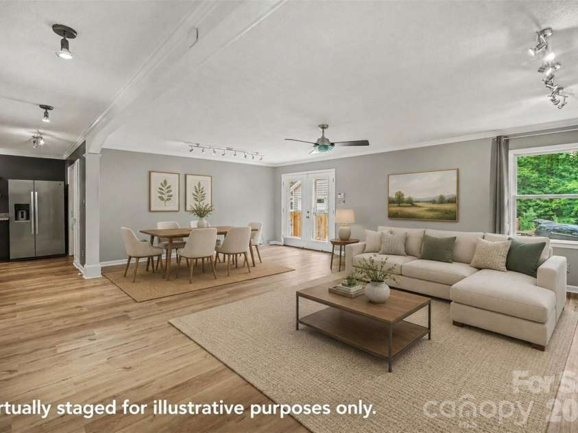 519 Raintree Drive, Matthews, NC 28104.  MLS# CAR4407047, YatesRealty ID 39665. 