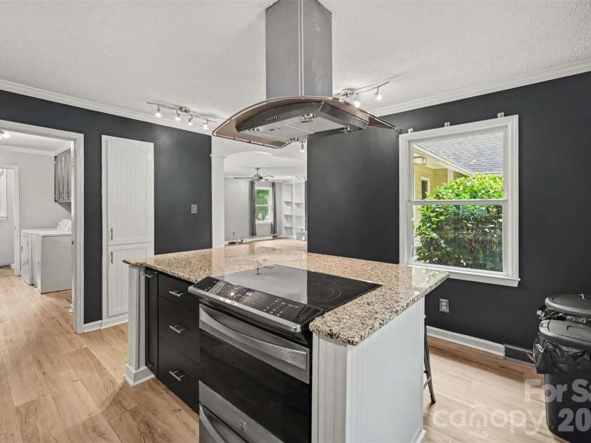 519 Raintree Drive, Matthews, NC 28104.  MLS# CAR4407047, YatesRealty ID 39665. 
