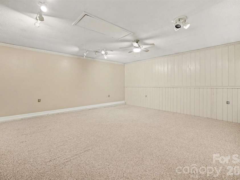 519 Raintree Drive, Matthews, NC 28104.  MLS# CAR4407047, YatesRealty ID 39665. 