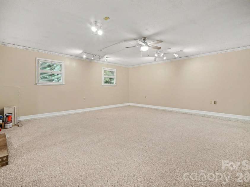 519 Raintree Drive, Matthews, NC 28104.  MLS# CAR4407047, YatesRealty ID 39665. 