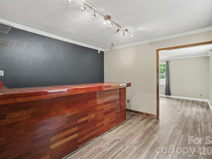 519 Raintree Drive, Matthews, NC 28104.  MLS# CAR4407047, YatesRealty ID 39665. 