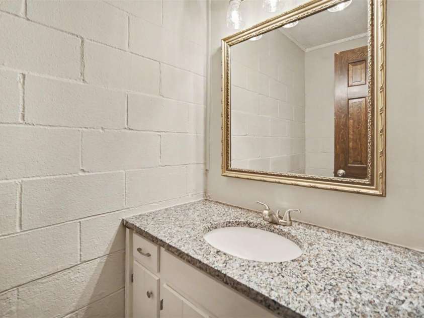 519 Raintree Drive, Matthews, NC 28104.  MLS# CAR4407047, YatesRealty ID 39665. 