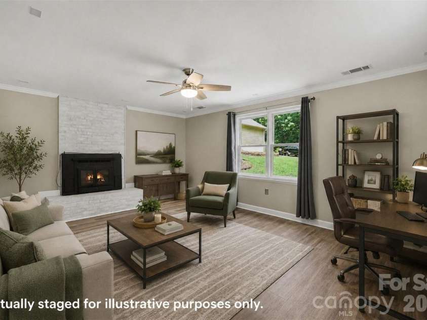 519 Raintree Drive, Matthews, NC 28104.  MLS# CAR4407047, YatesRealty ID 39665. 