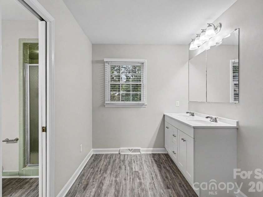 5505 Trossacks Court, Charlotte, NC 28212.  MLS# CAR4404554, YatesRealty ID 39666. 