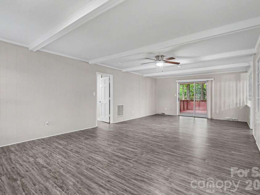 5505 Trossacks Court, Charlotte, NC 28212.  MLS# CAR4404554, YatesRealty ID 39666. 