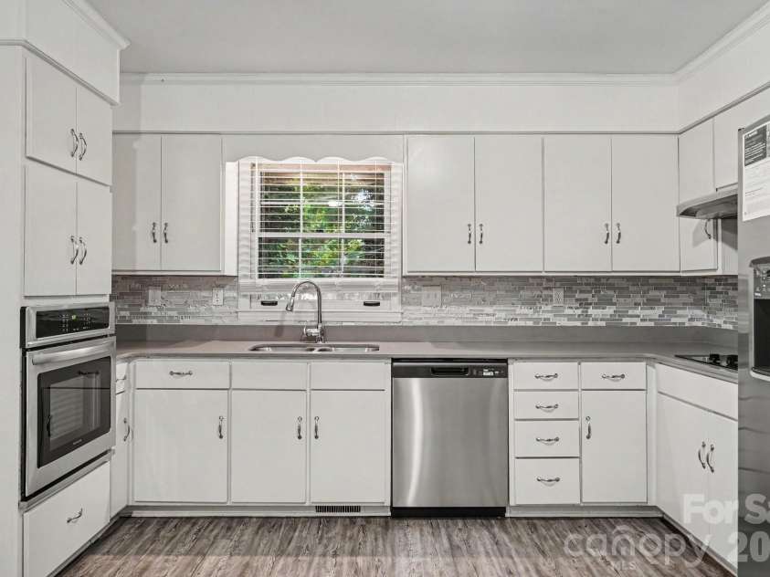 5505 Trossacks Court, Charlotte, NC 28212.  MLS# CAR4404554, YatesRealty ID 39666. 