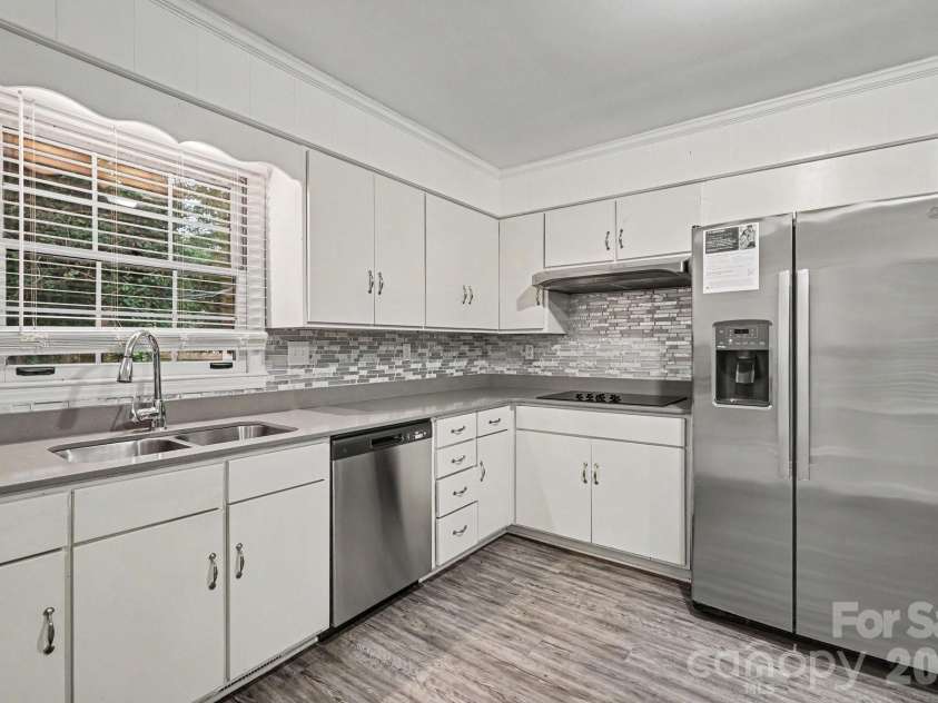 5505 Trossacks Court, Charlotte, NC 28212.  MLS# CAR4404554, YatesRealty ID 39666. 