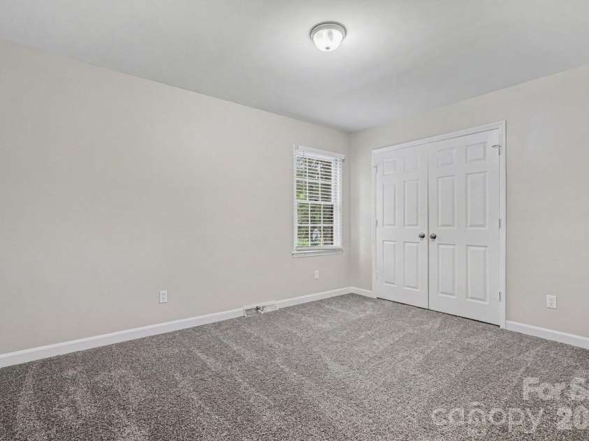 5505 Trossacks Court, Charlotte, NC 28212.  MLS# CAR4404554, YatesRealty ID 39666. 