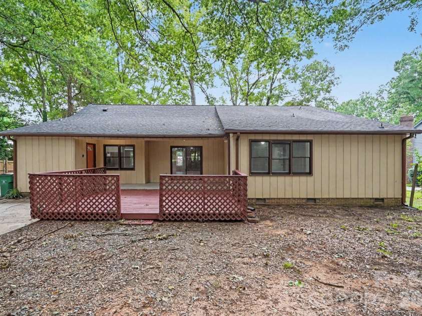 5505 Trossacks Court, Charlotte, NC 28212.  MLS# CAR4404554, YatesRealty ID 39666. 