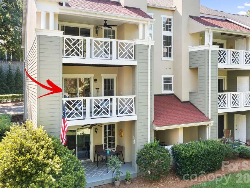 19843 Henderson Road, Cornelius, NC 28031.  MLS# CAR4400549, YatesRealty ID 39667. Second Floor- End Unit