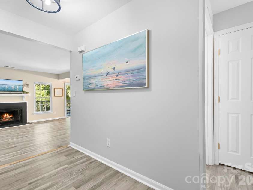 19843 Henderson Road, Cornelius, NC 28031.  MLS# CAR4400549, YatesRealty ID 39667. Spacious Entry Foyer