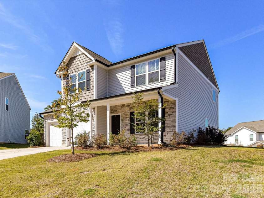 104 Trissy Court, Statesville, NC 28625.  MLS# CAR4407366, YatesRealty ID 39669. 