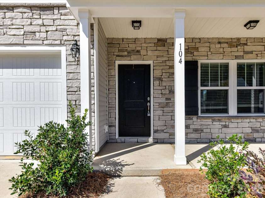 104 Trissy Court, Statesville, NC 28625.  MLS# CAR4407366, YatesRealty ID 39669. 
