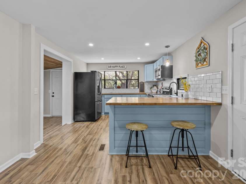 1315 King Road, Salisbury, NC 28146.  MLS# CAR4305075, YatesRealty ID 3967. 