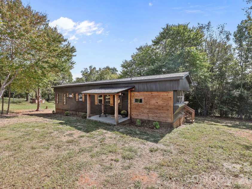 1315 King Road, Salisbury, NC 28146.  MLS# CAR4305075, YatesRealty ID 3967. 