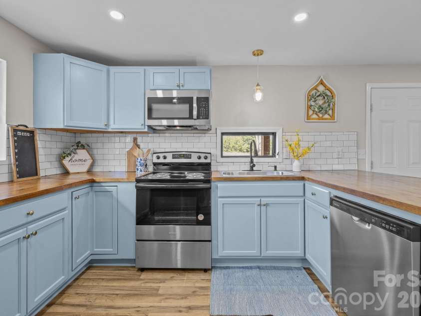 1315 King Road, Salisbury, NC 28146.  MLS# CAR4305075, YatesRealty ID 3967. 