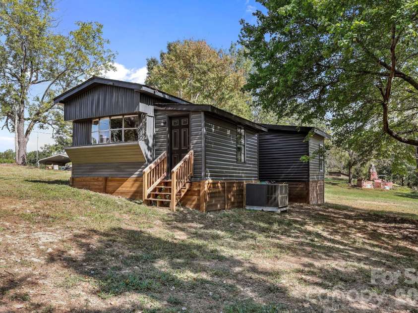 1315 King Road, Salisbury, NC 28146.  MLS# CAR4305075, YatesRealty ID 3967. 
