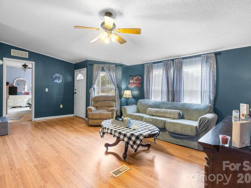 157 Broad Meadow Drive, Statesville, NC 28677.  MLS# CAR4343930, YatesRealty ID 3967. 