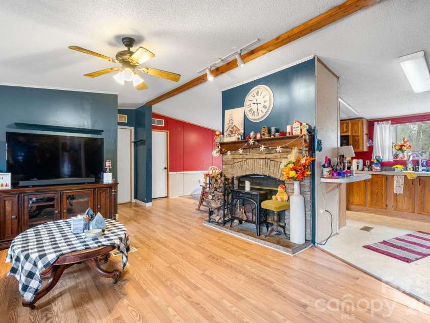 157 Broad Meadow Drive, Statesville, NC 28677.  MLS# CAR4343930, YatesRealty ID 3967. 